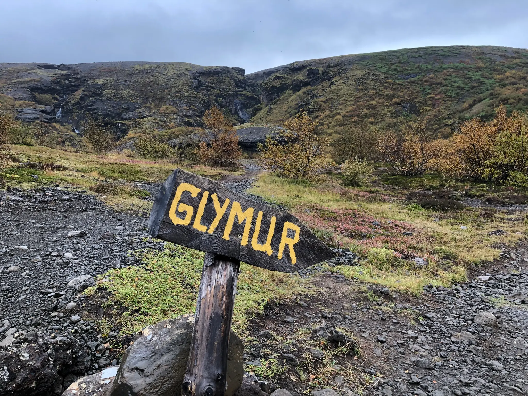 Start on the Glymur path